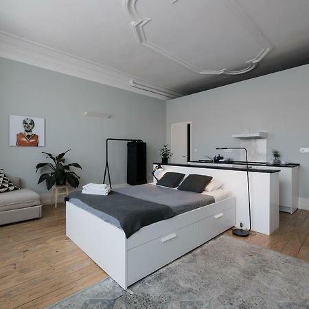 Baixa24 •P2R• Bright Apt In Vibrant Downtown Porto Exterior photo